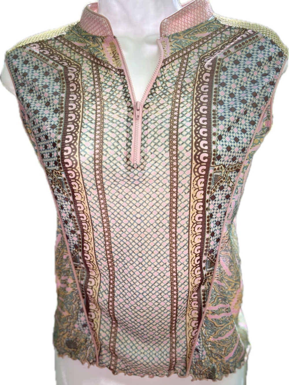 Y2K Anac Pink Multi Printed Zip-Front Sleeveless Top